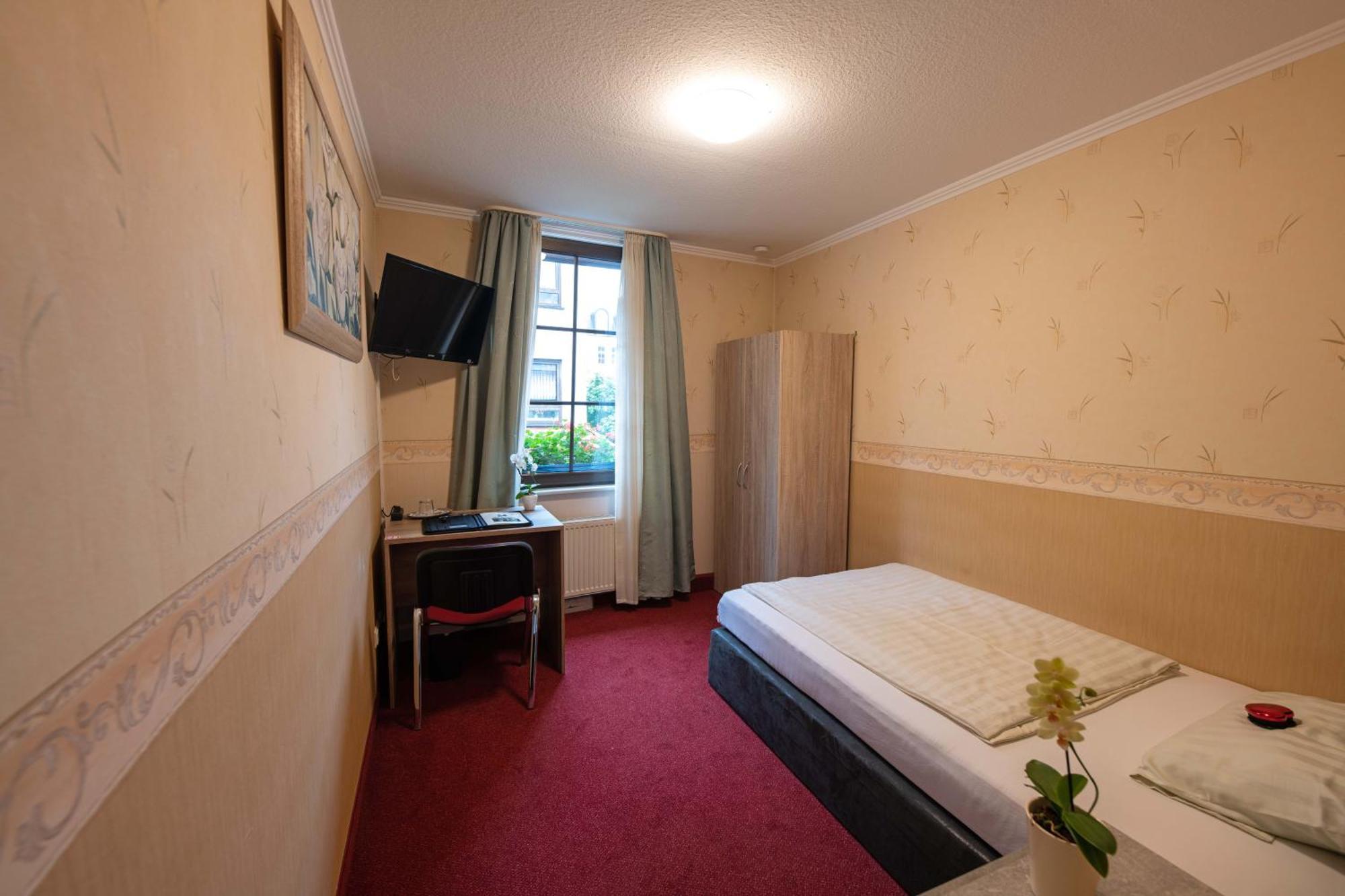Hotel Am Rathaus Menden Dış mekan fotoğraf